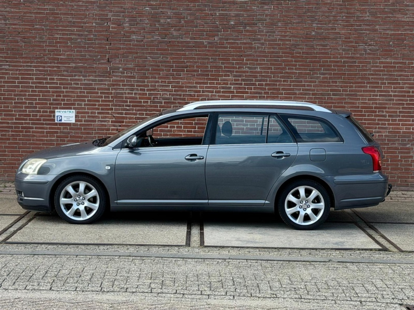 Foto van Toyota Toyota Avensis
