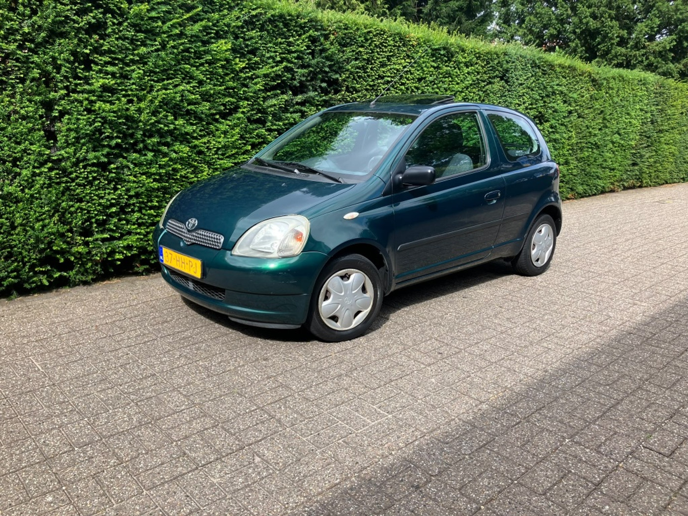 Toyota Yaris 1.0-16V VVT-i Luna 2001 - voorkant