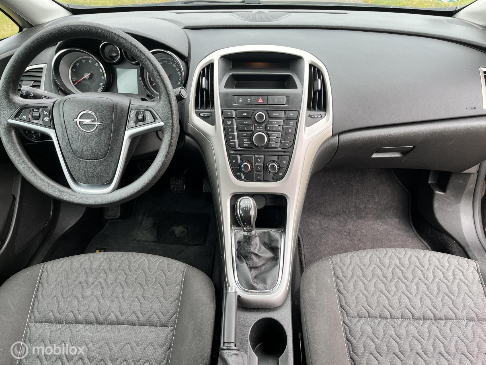 Foto van Opel Astra Notchback