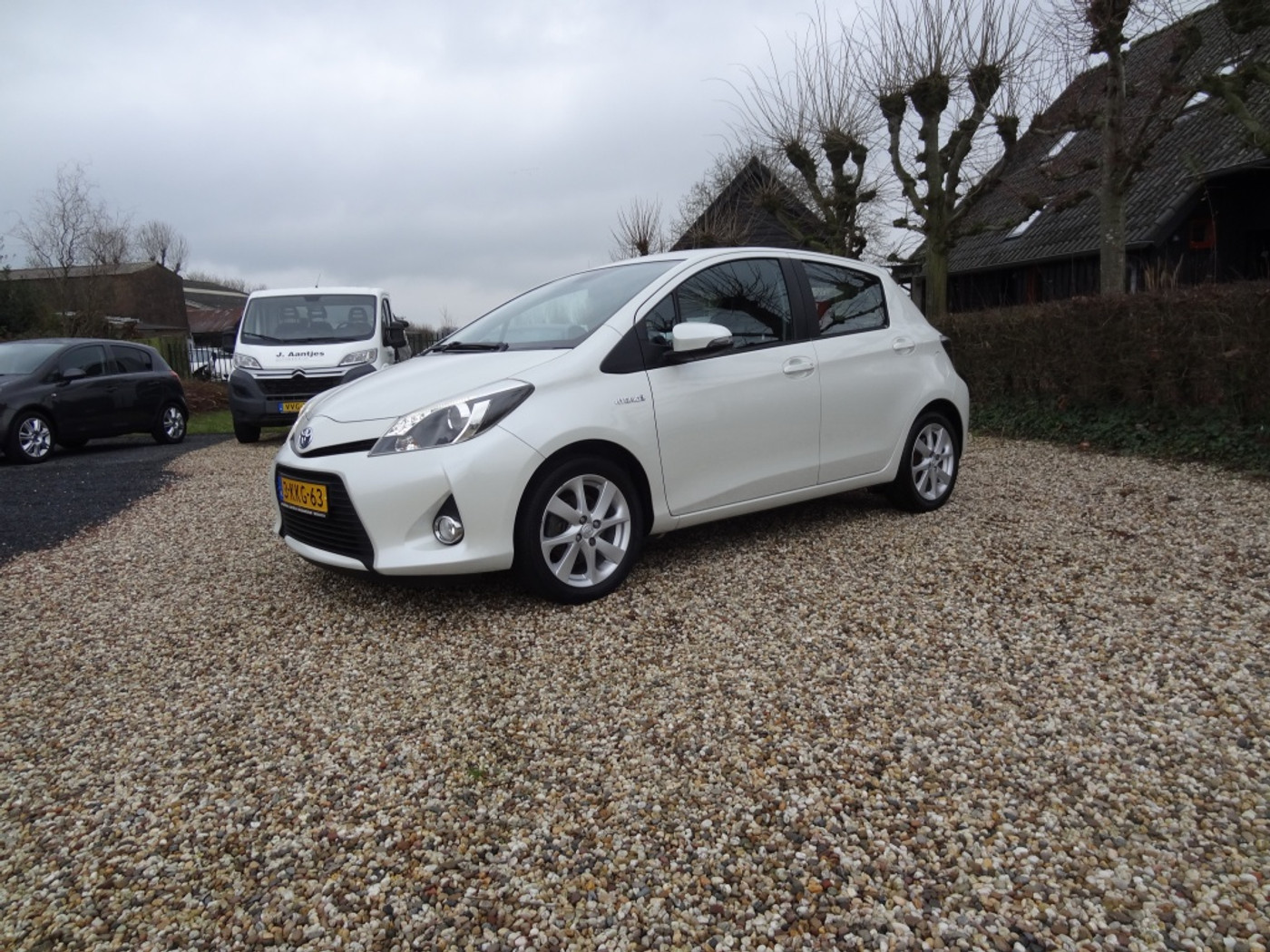 Toyota Toyota Yaris Hybrid 1.5 Full Hybrid Dynamic 2013 - voorkant