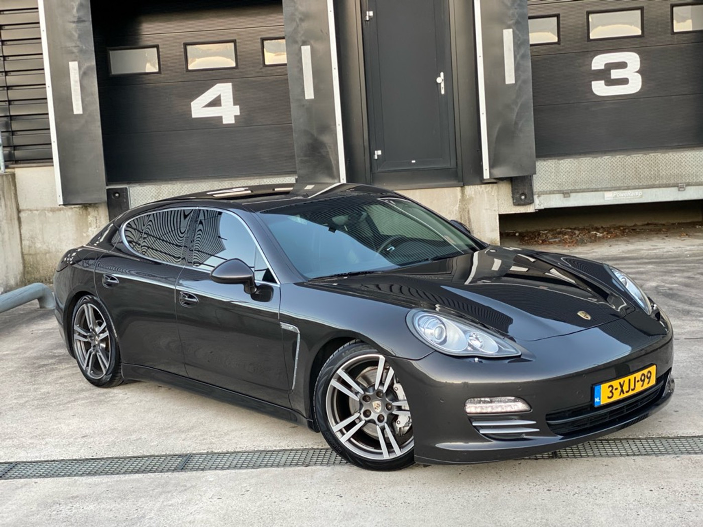 Foto van Porsche Panamera 4s