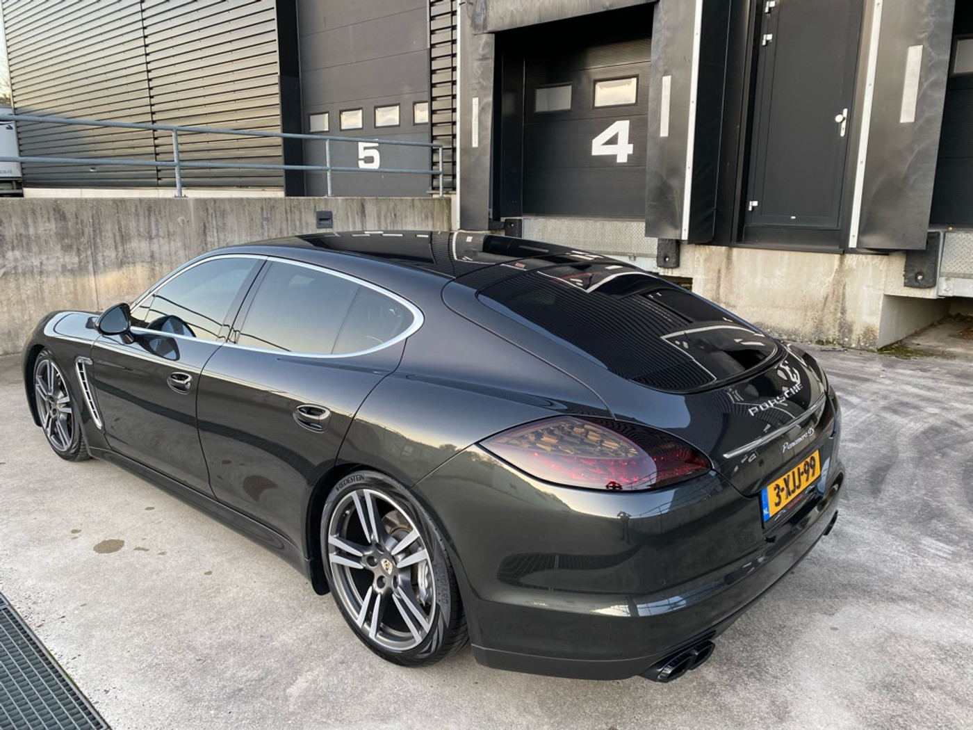 Foto van Porsche Panamera 4s