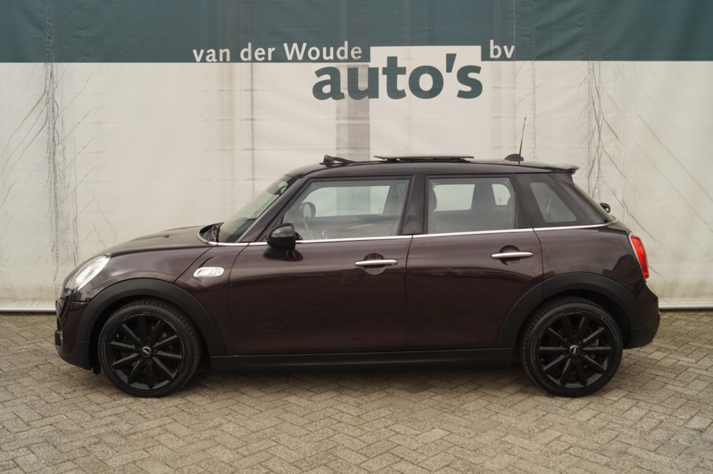 Mini Cooper SD 2.0d 170pk Automaat Cooper SD Chili -PANO-NAVI- 2015 - voorkant