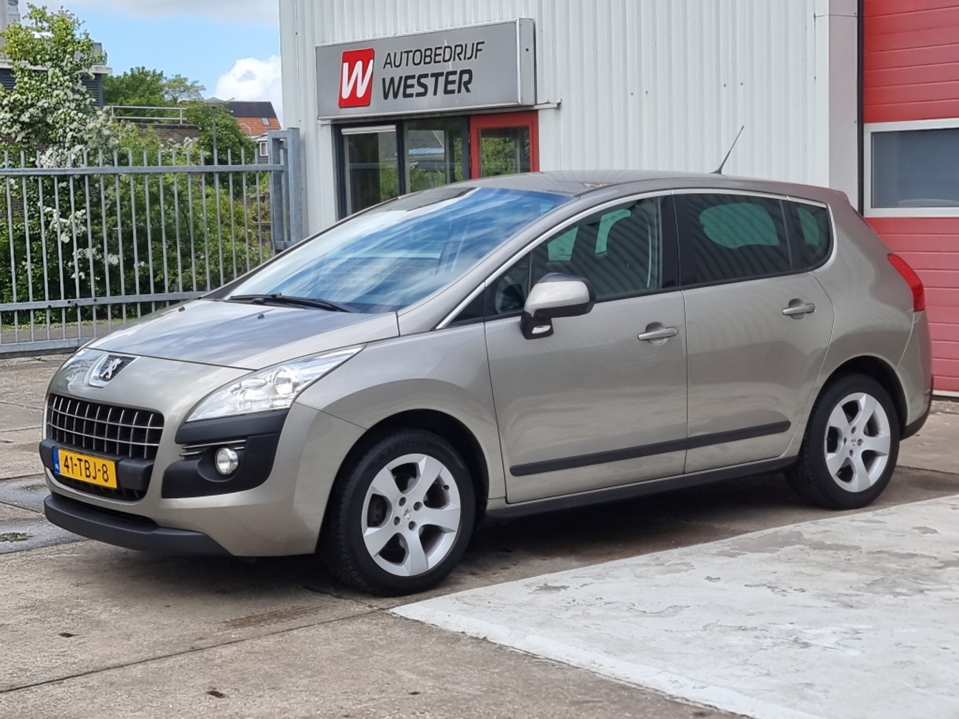 Peugeot 3008 1.6 THP ST 2012 - voorkant