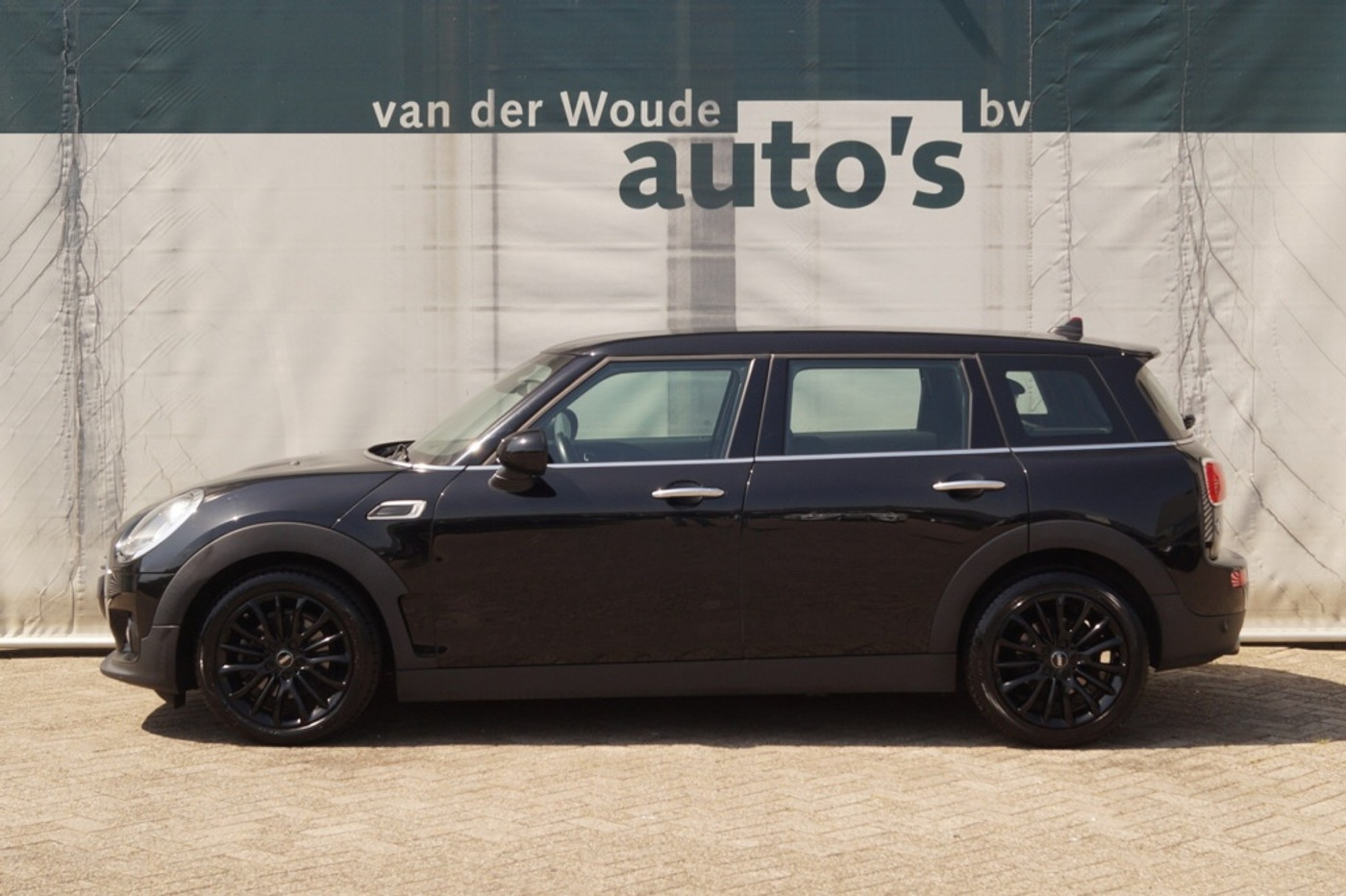 Mini Clubman Cooper 1.5 Cooper Business Edition -NAVI-ECC-PDC- 2019 - voorkant
