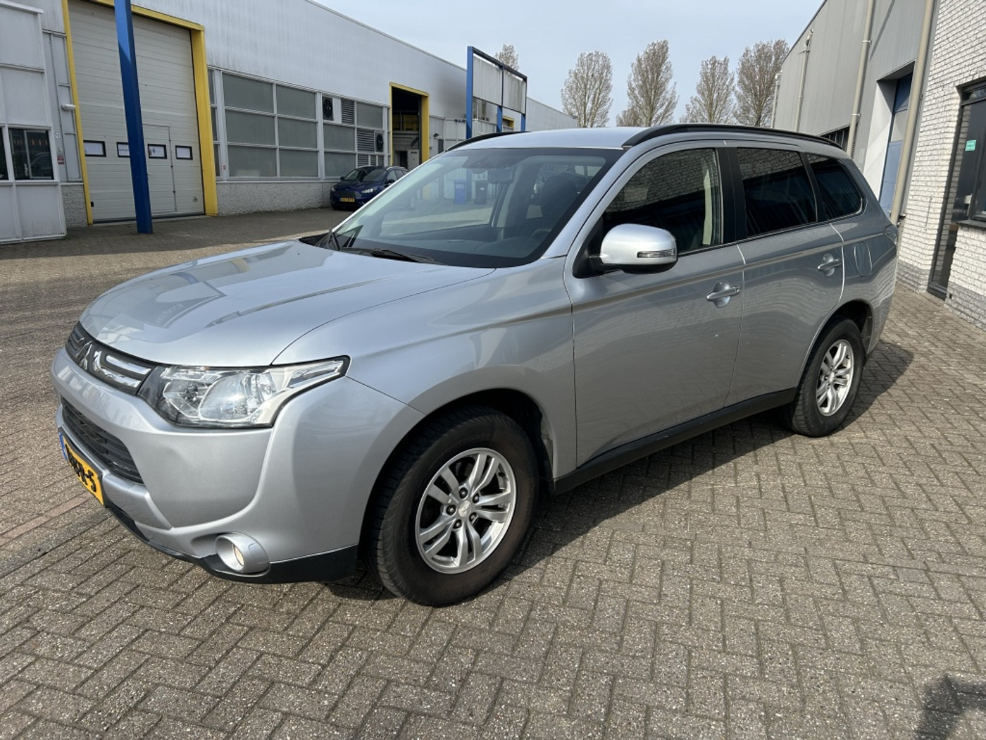 Mitsubishi Mitsubishi Outlander 2.0 Intense VERKOCHT! 2012 - voorkant