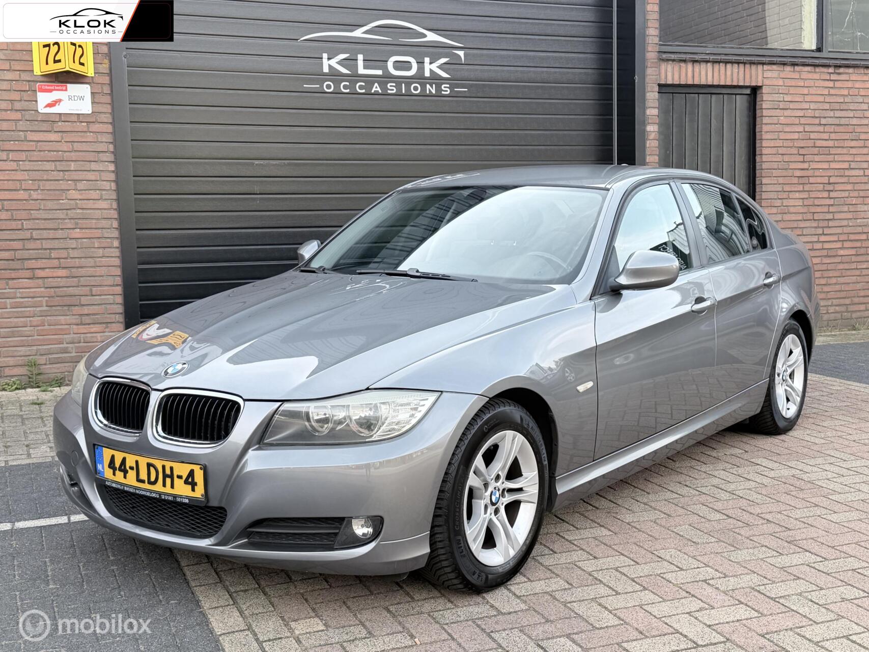 BMW 3er Reihe 318i Business Line NAP Clima Cruise Navi Leer 2010 - voorkant