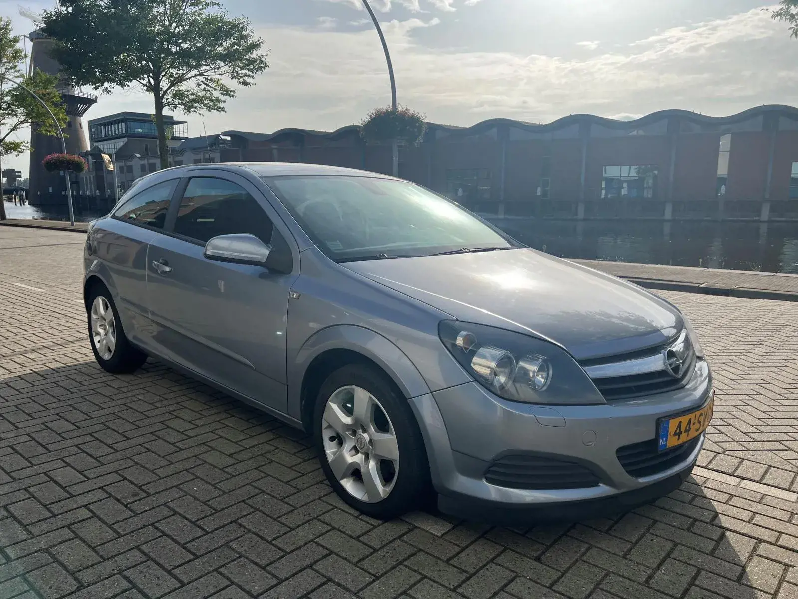 Foto van Opel Astra GTC