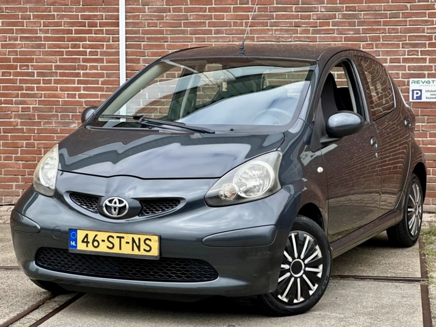 Toyota Toyota Aygo 1.0-12V + |ZUINIG |STUURBKR |NIEUWE APK 2006 - voorkant