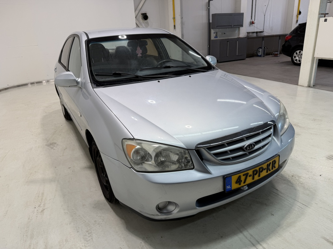 Kia Cerato 1.6-16V LX 2004 - voorkant