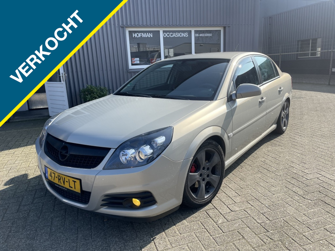 Opel Vectra 2.2-16V Cosmo airco 17" LMV APK! 2005 - voorkant