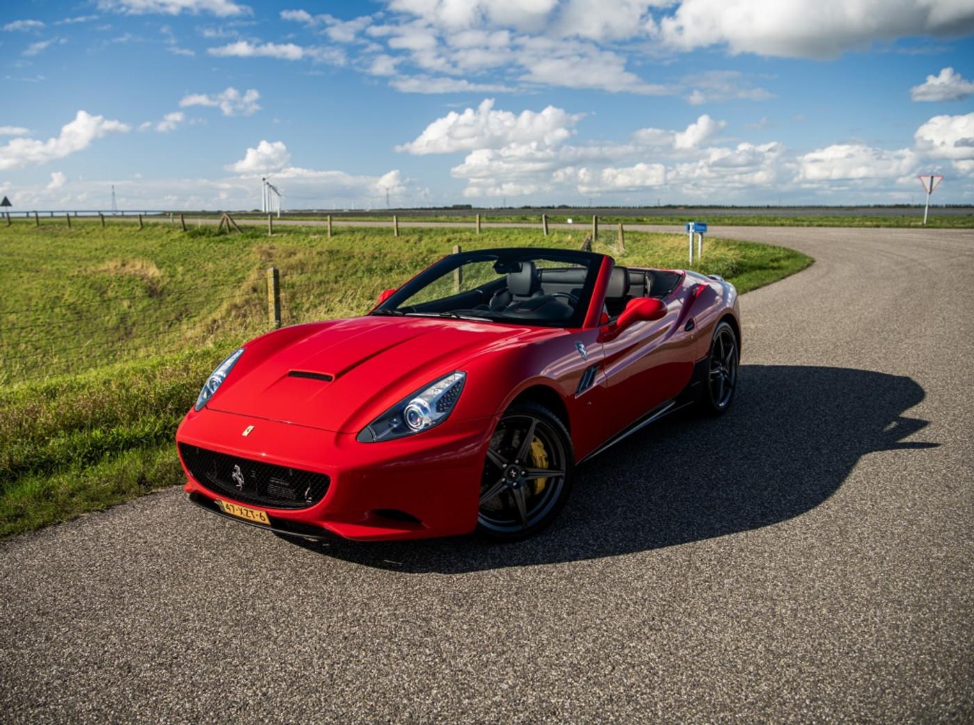 Foto van Ferrari California