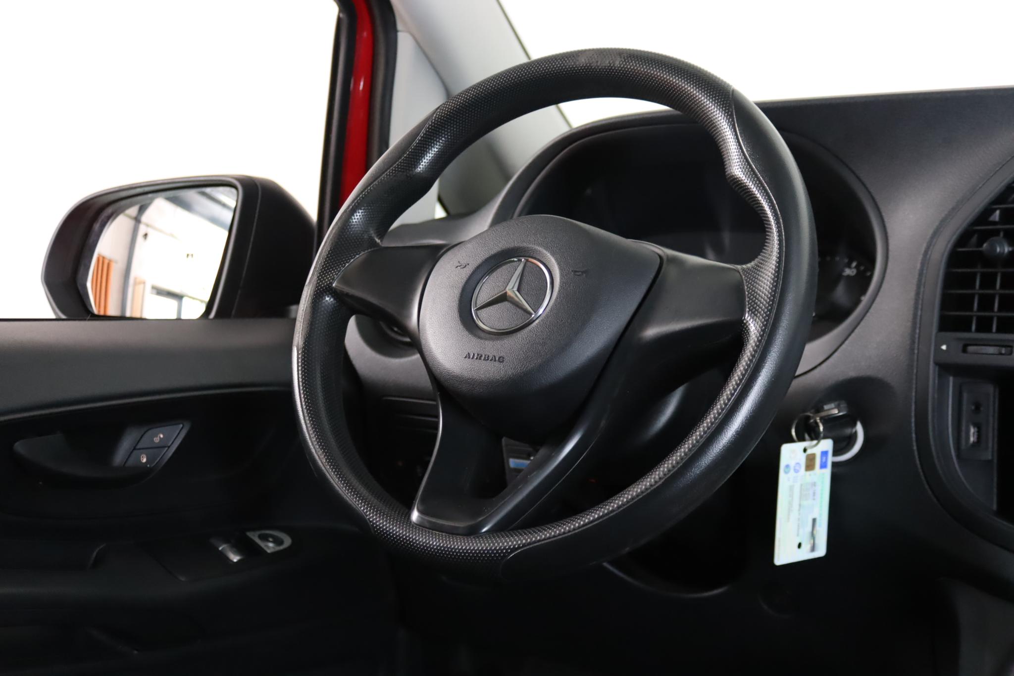 Foto van Mercedes-Benz Vito Tourer
