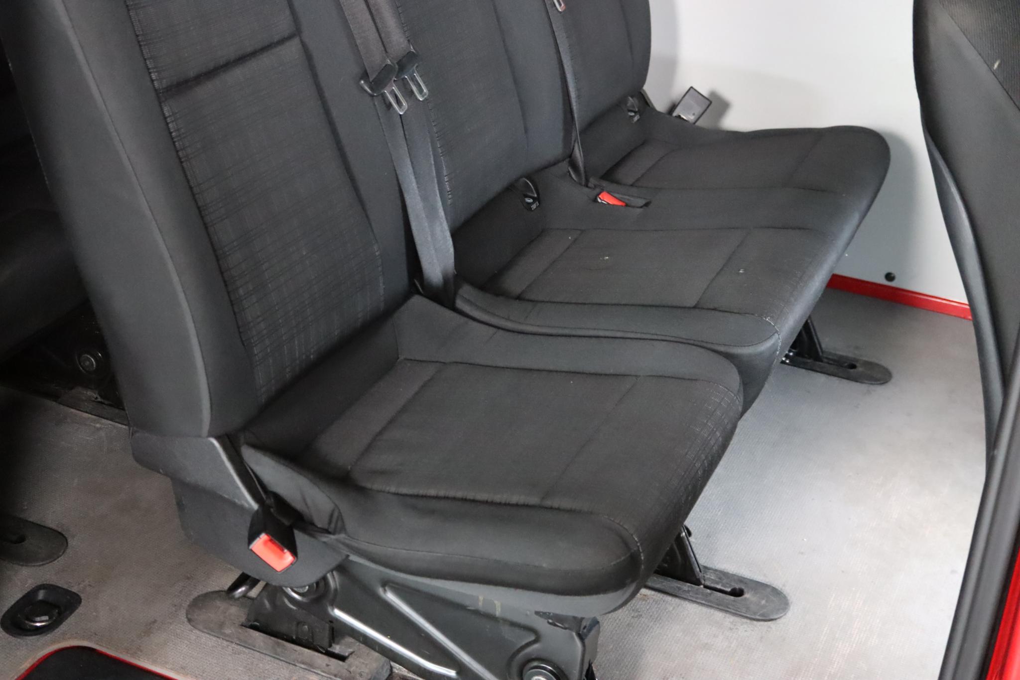 Foto van Mercedes-Benz Vito Tourer