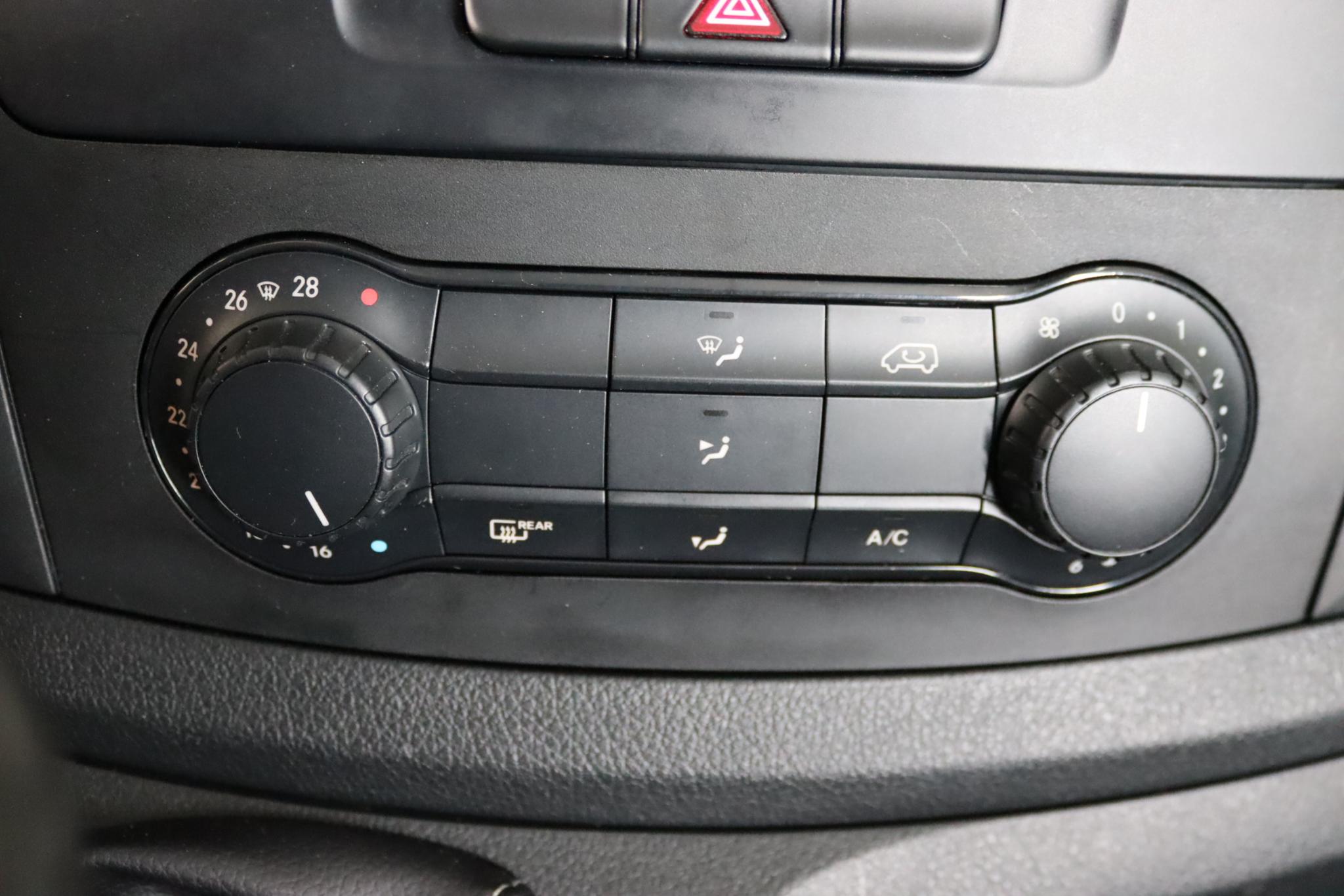 Foto van Mercedes-Benz Vito Tourer