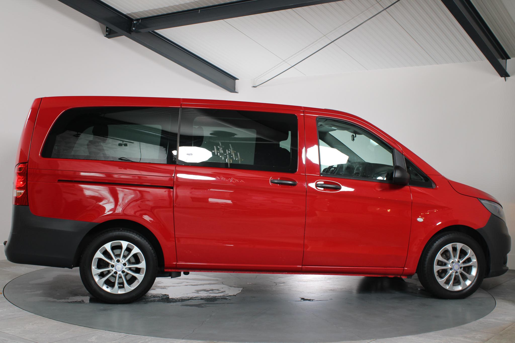 Foto van Mercedes-Benz Vito Tourer