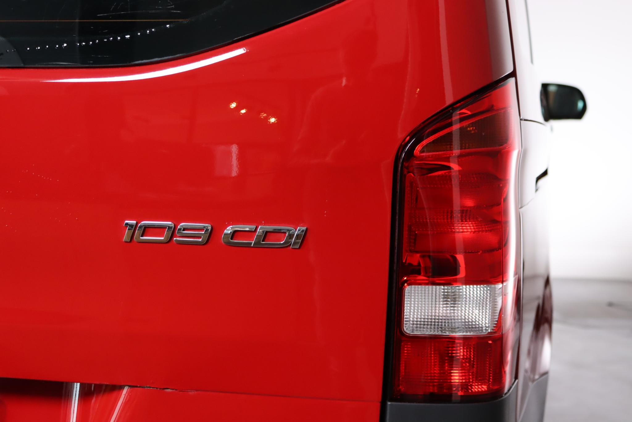 Foto van Mercedes-Benz Vito Tourer