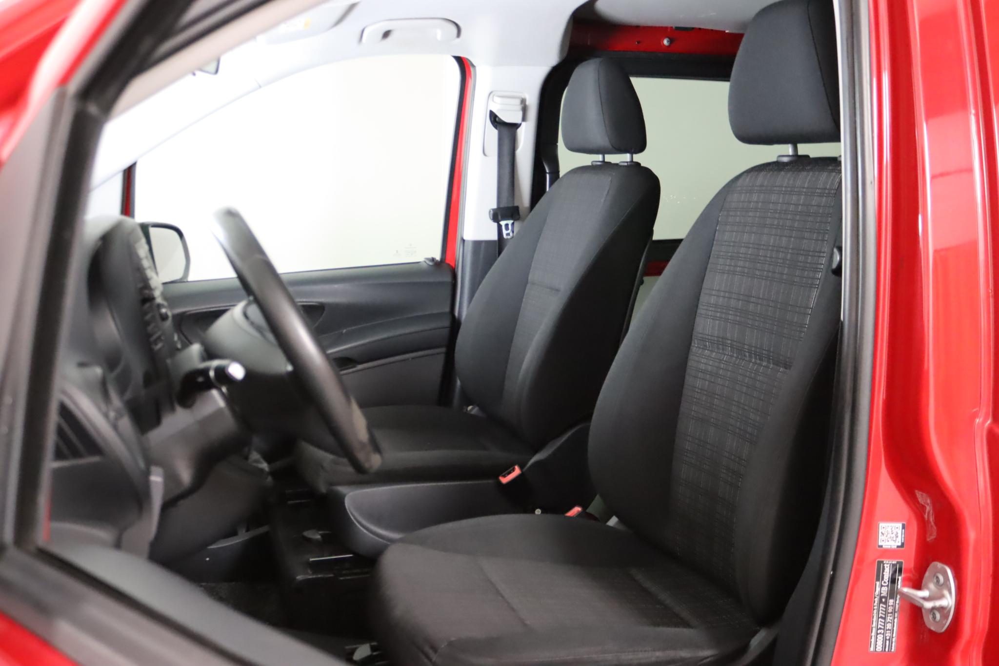 Foto van Mercedes-Benz Vito Tourer