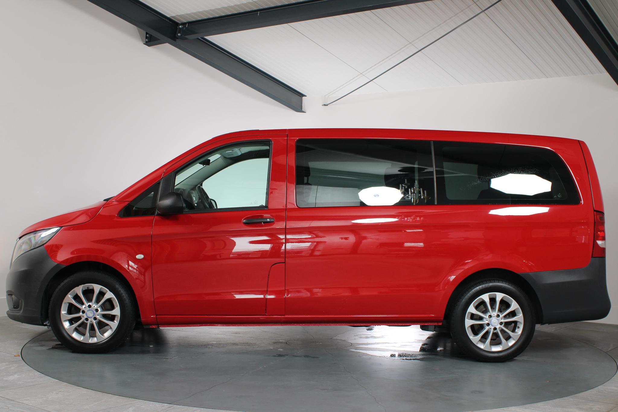 Foto van Mercedes-Benz Vito Tourer