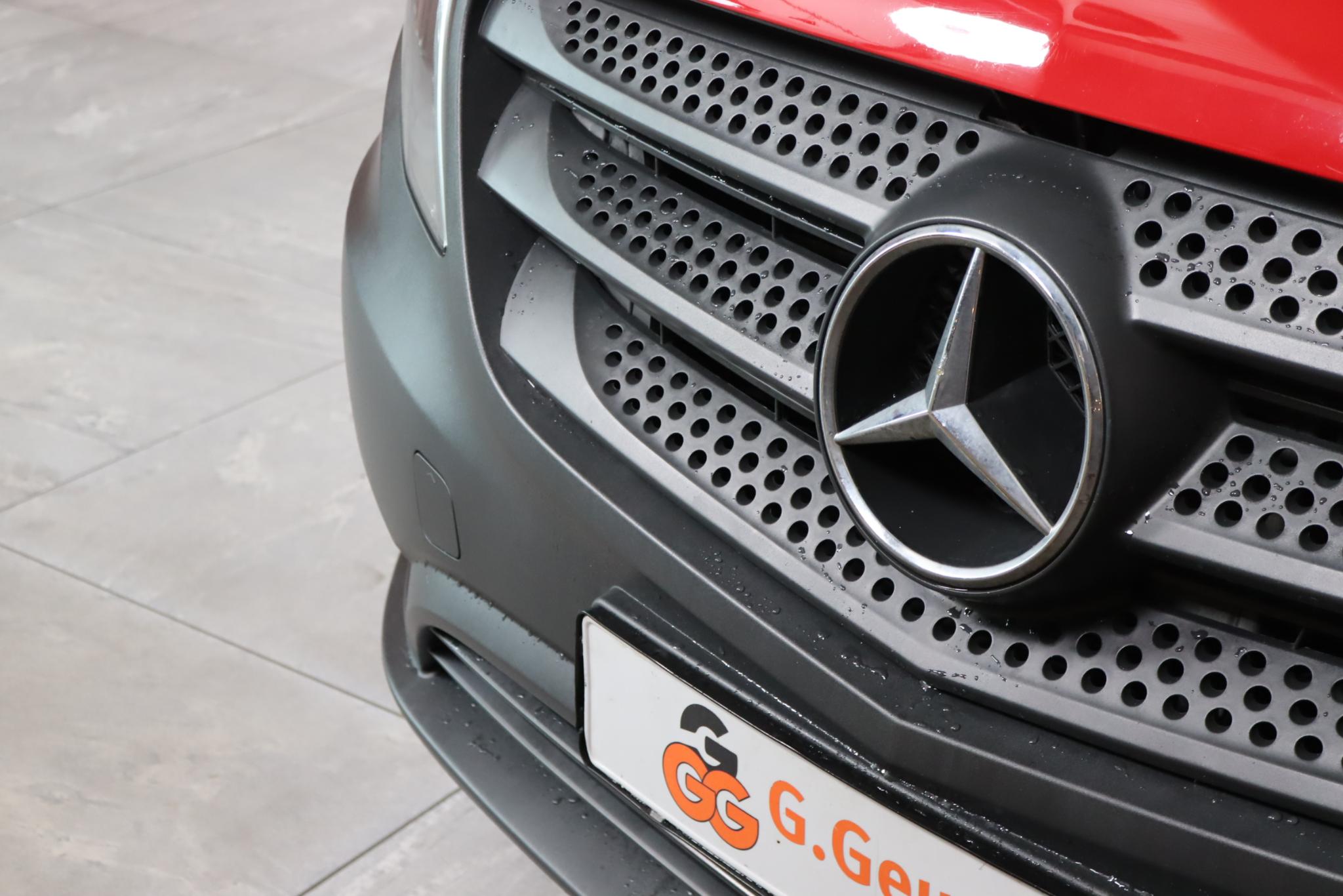 Foto van Mercedes-Benz Vito Tourer