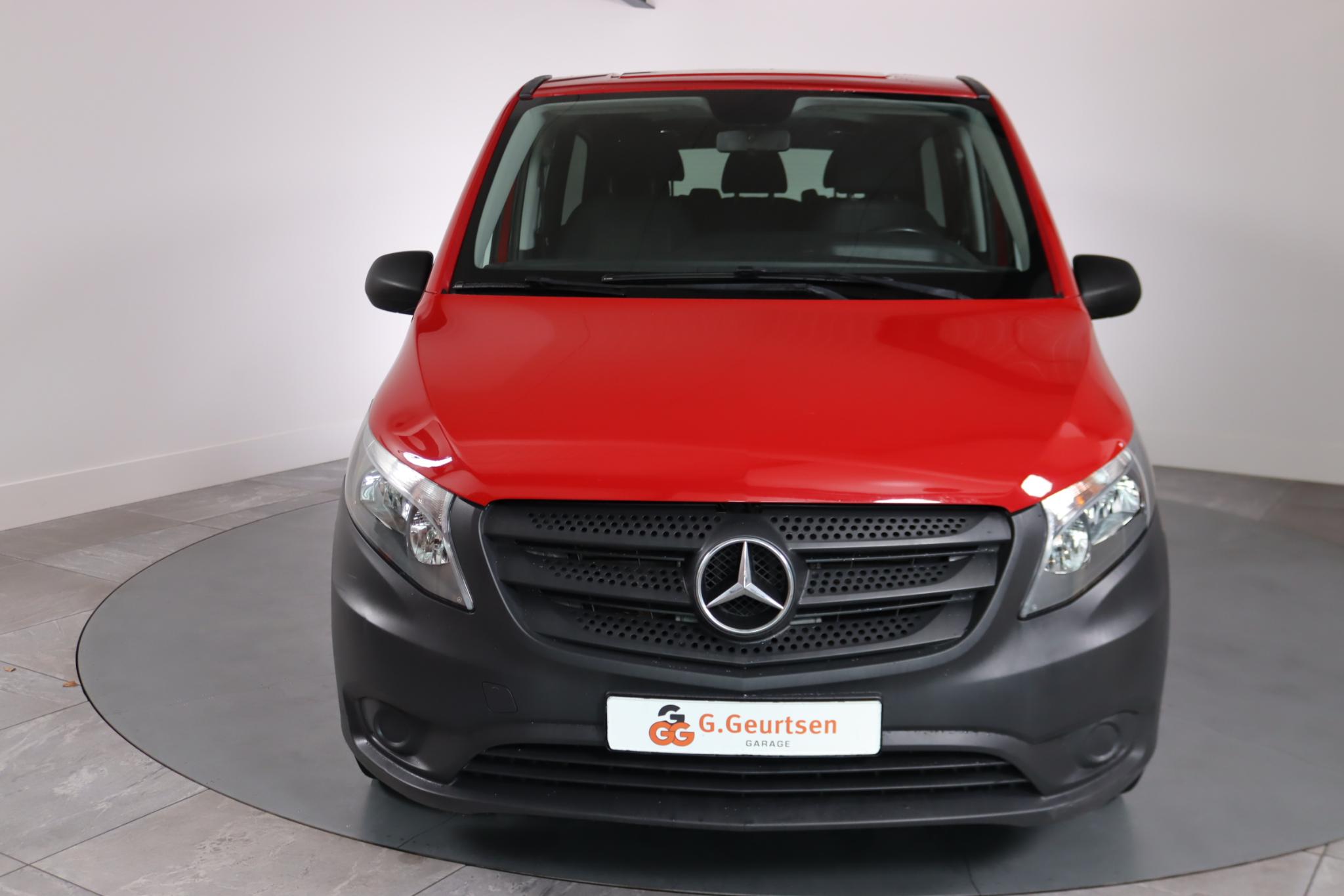 Foto van Mercedes-Benz Vito Tourer