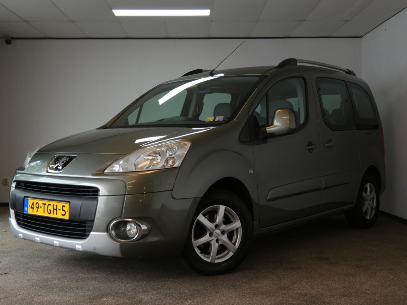 Peugeot Partner Tepee 1.6 VTi XT 7-zits 2012 - voorkant