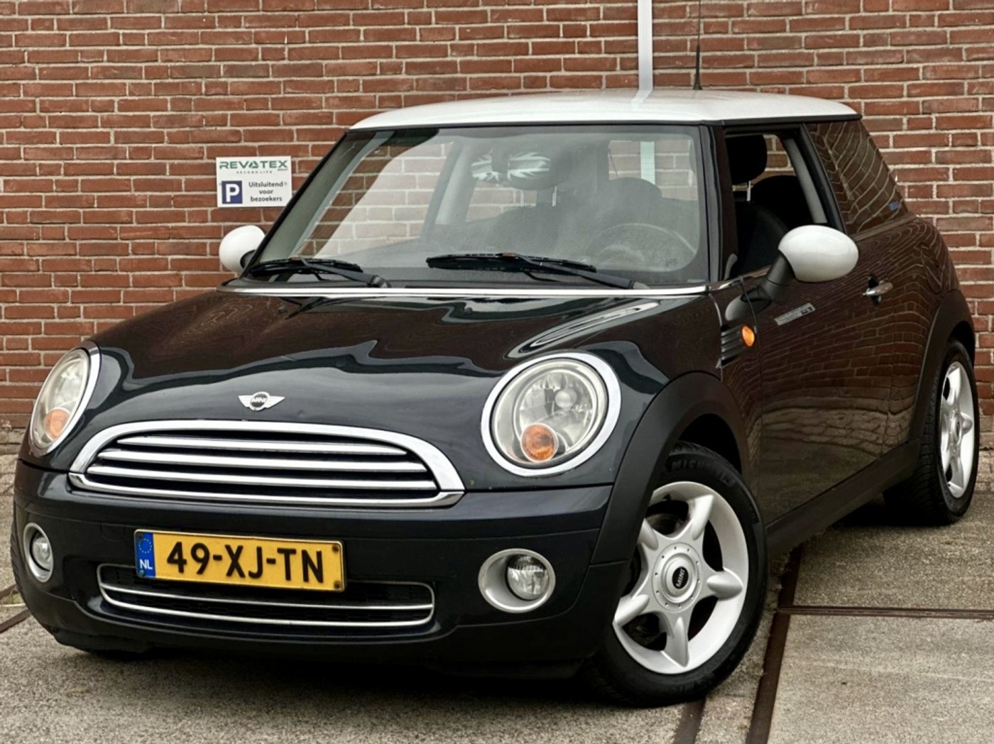 Mini Mini Cooper 1.6 Cooper Pepper |Airco |Nieuwe APK |Nap 2007 - voorkant