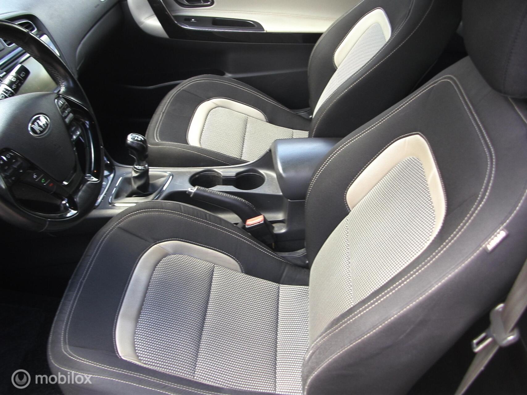 Foto van Kia Cee D