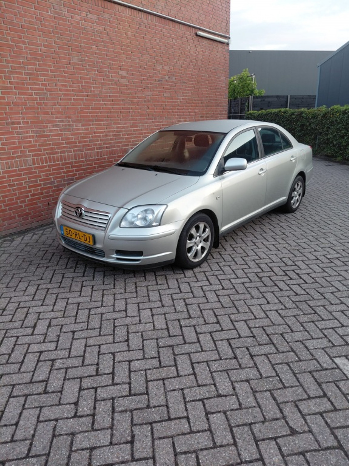 Toyota Toyota Avensis 1.6 VVTi Linea Terra 2005 - voorkant