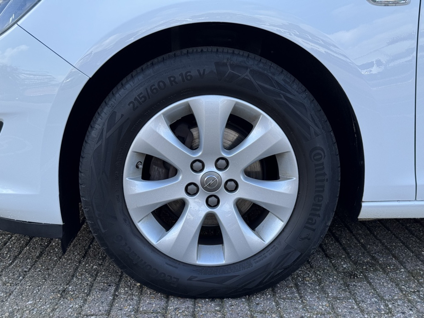 Foto van Opel Astra Sports Tourer