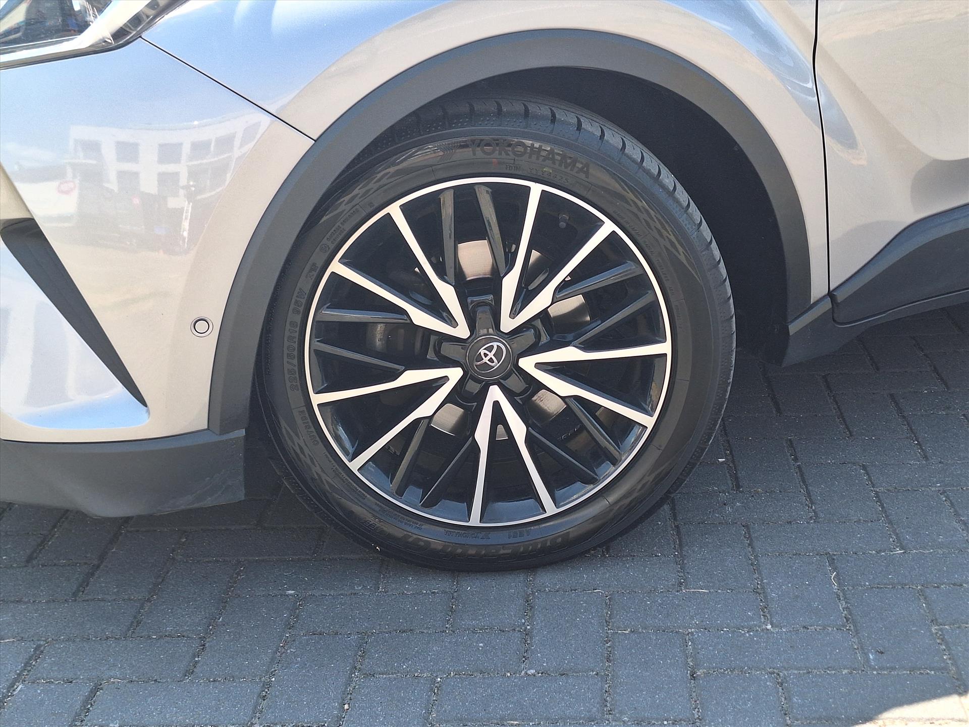Foto van Toyota Toyota C-hr