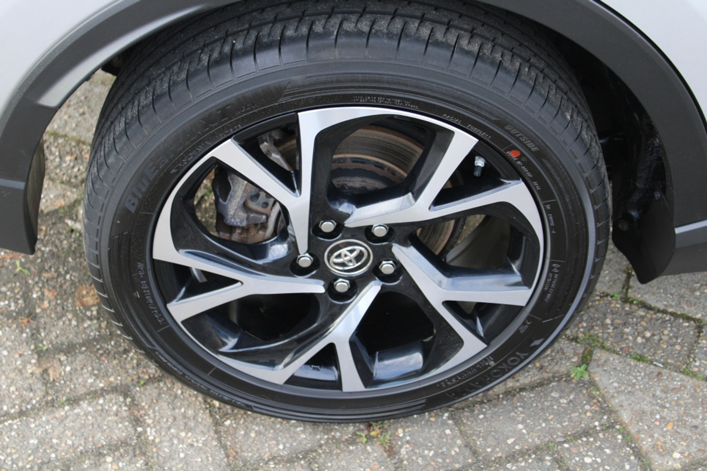 Foto van Toyota C-hr