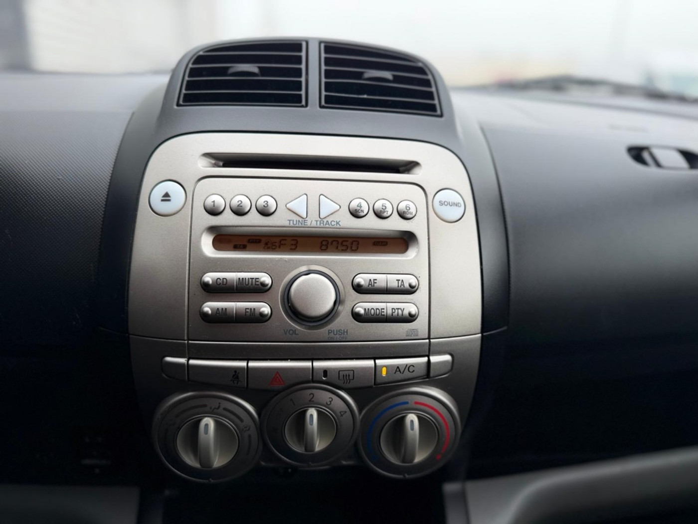 Foto van Subaru Justy