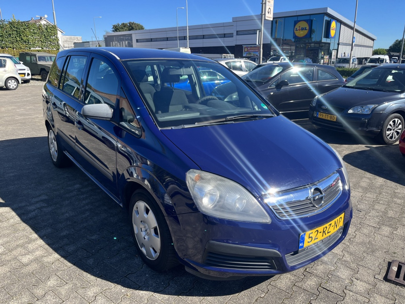 Opel Zafira 1.6 Business, 7 persoons, 2005 - voorkant