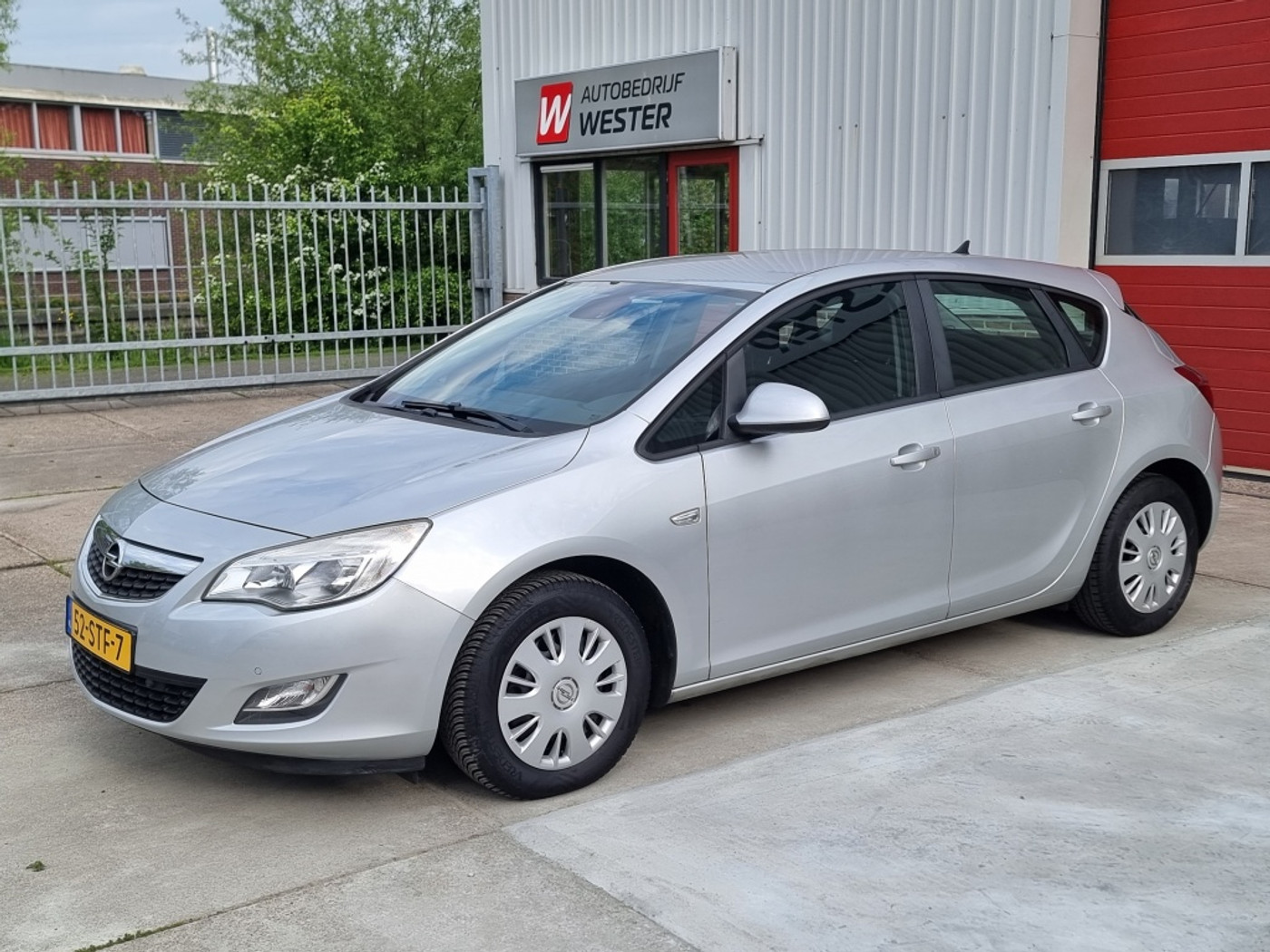 Opel Astra 1.3 CDTi S/S Edition 2011 - voorkant