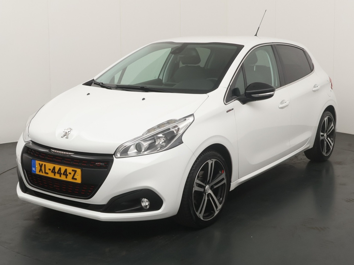 Peugeot 208 1.2 PureTech GT-Line 2018 - voorkant