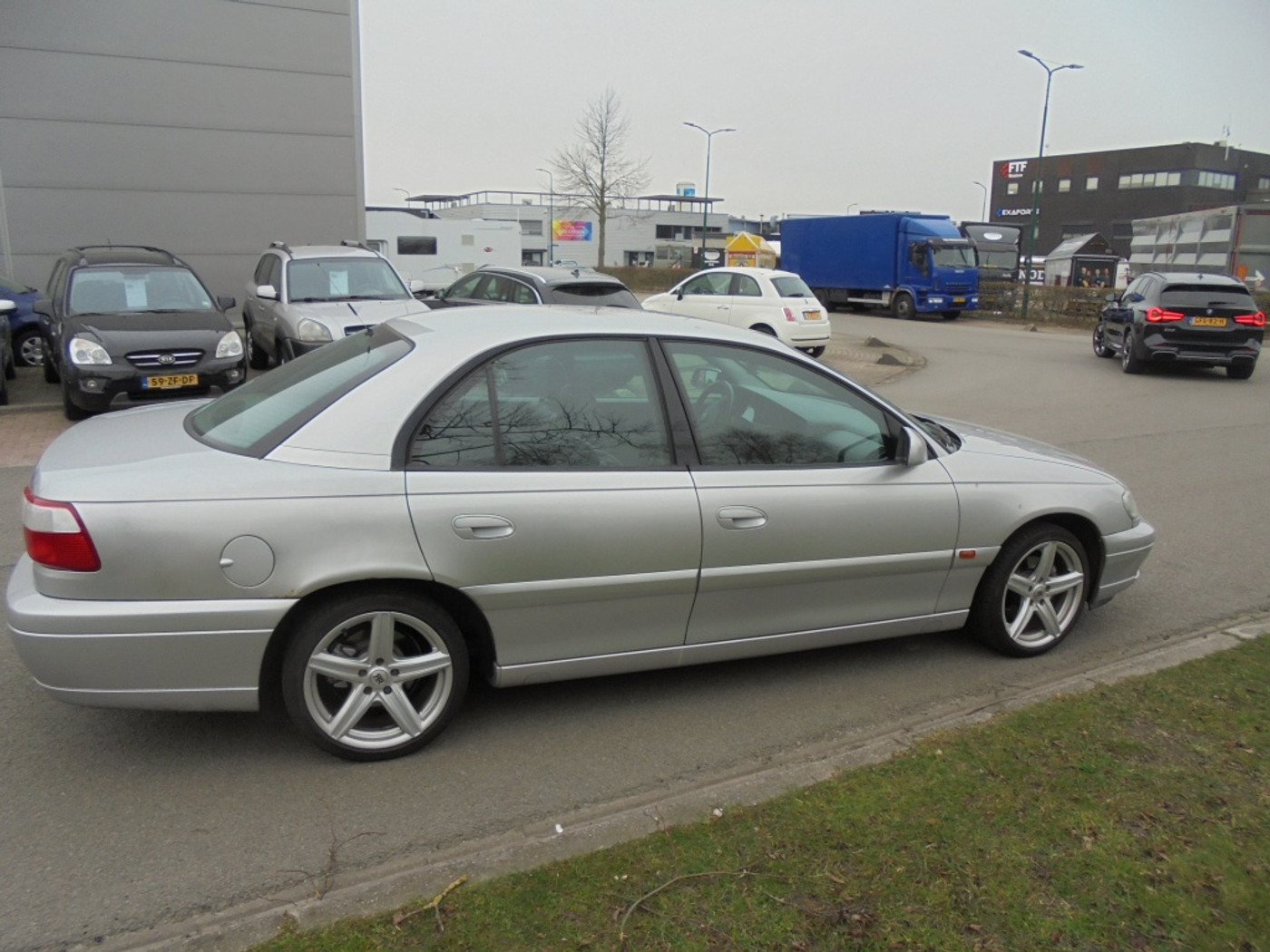 Foto van Opel Omega-b