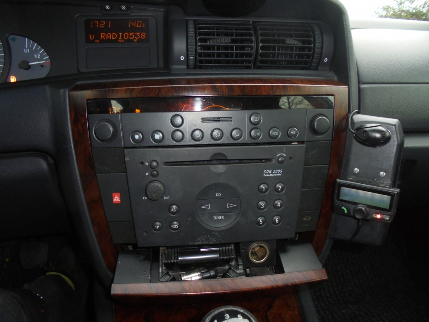 Foto van Opel Omega-b