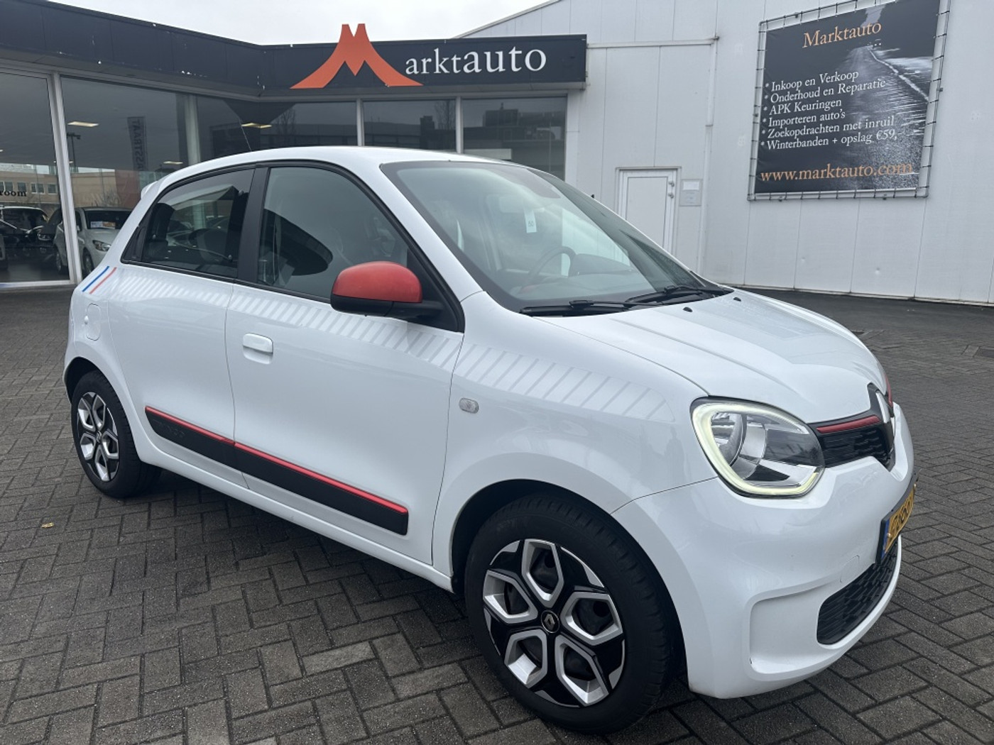 Renault Twingo 1.0 SCe Collection Carplay Cruise Led Parkeersensoren 2019 - voorkant