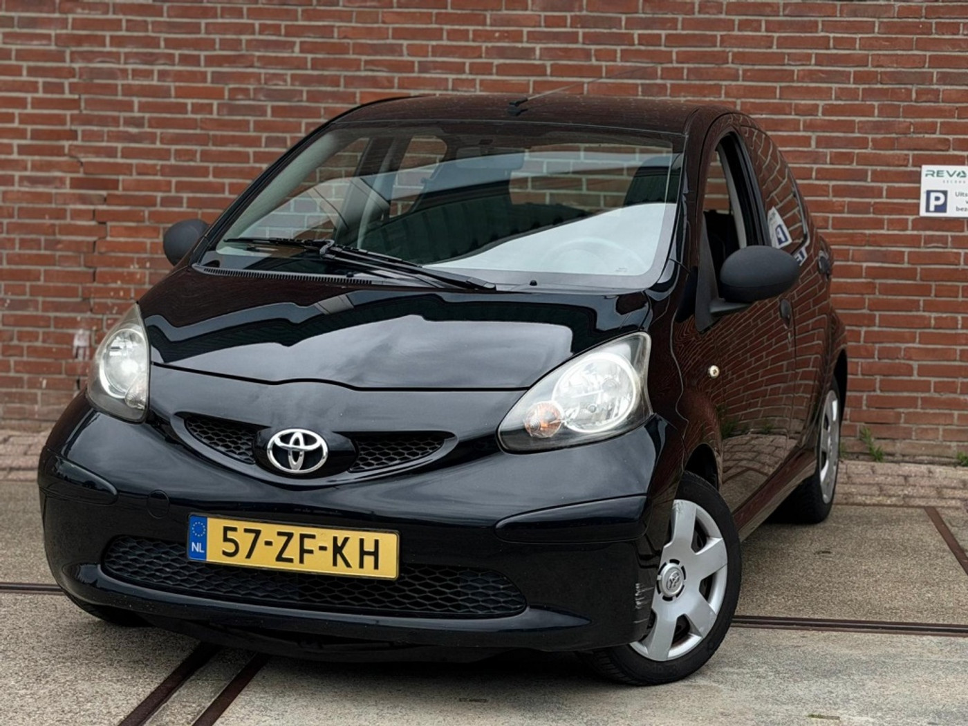 Toyota Toyota Aygo 1.0-12V |Airco |Stuurbkr |Nieuwe APK |NAP 2008 - voorkant