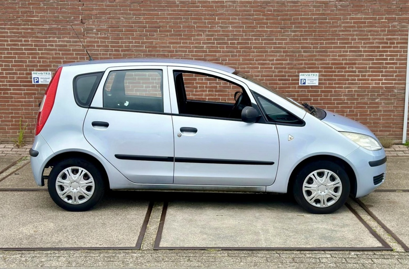 Foto van Mitsubishi Colt