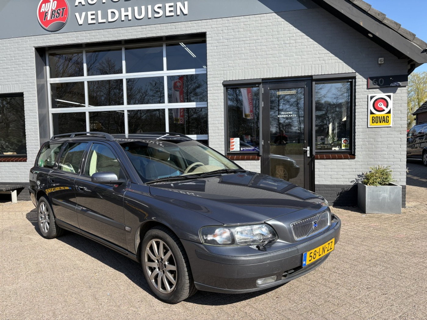 Volvo V70 2.5 T Gtr.Titanium 2003 - voorkant