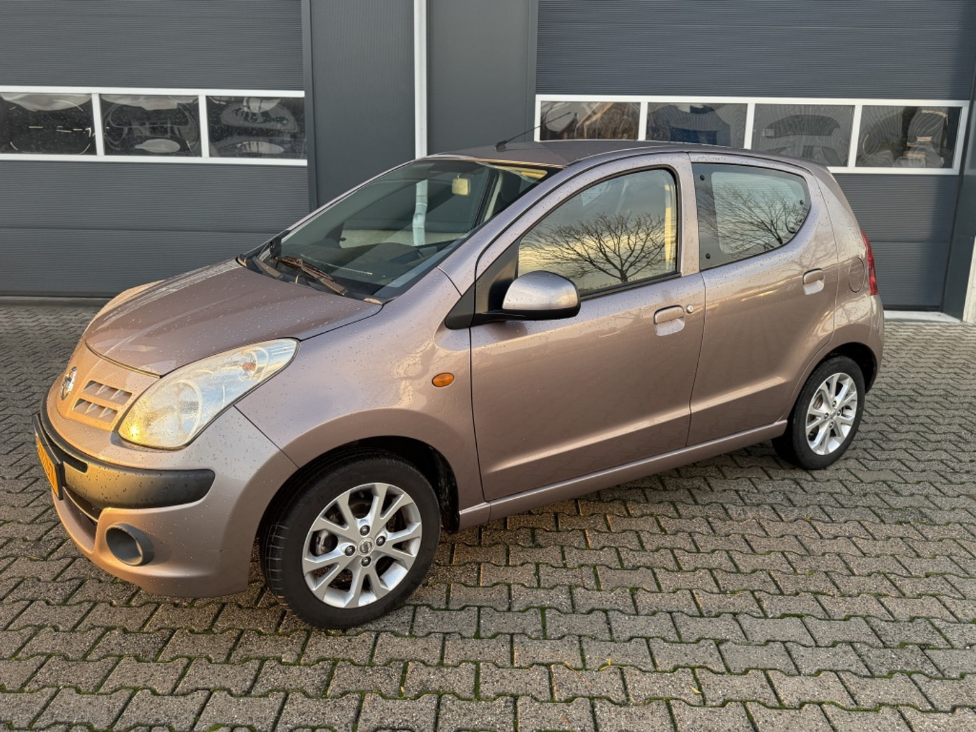 Nissan Nissan Pixo 1.0 Look Airco 2010 - voorkant