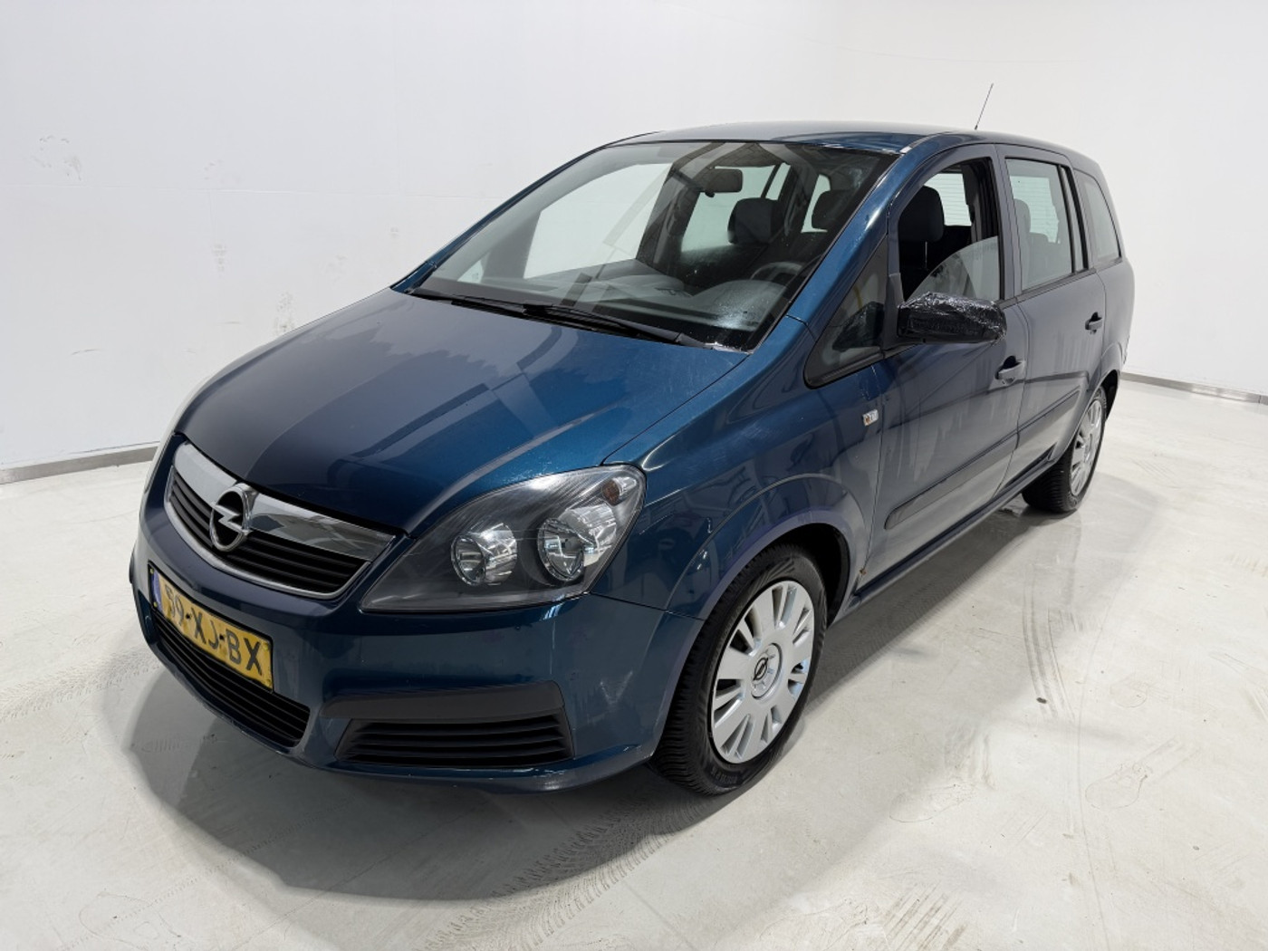 Opel Zafira 2.2 Essentia 2007 - voorkant