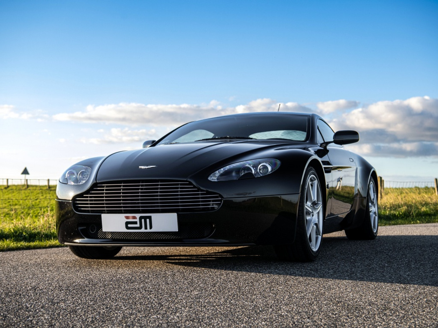 Foto van Aston Martin V8 Vantage