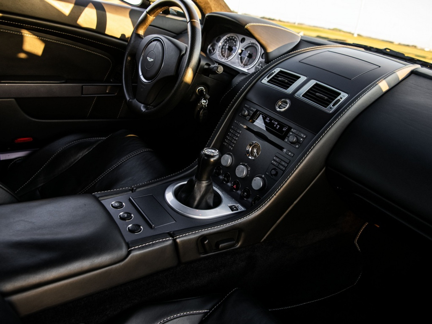 Foto van Aston Martin V8 Vantage