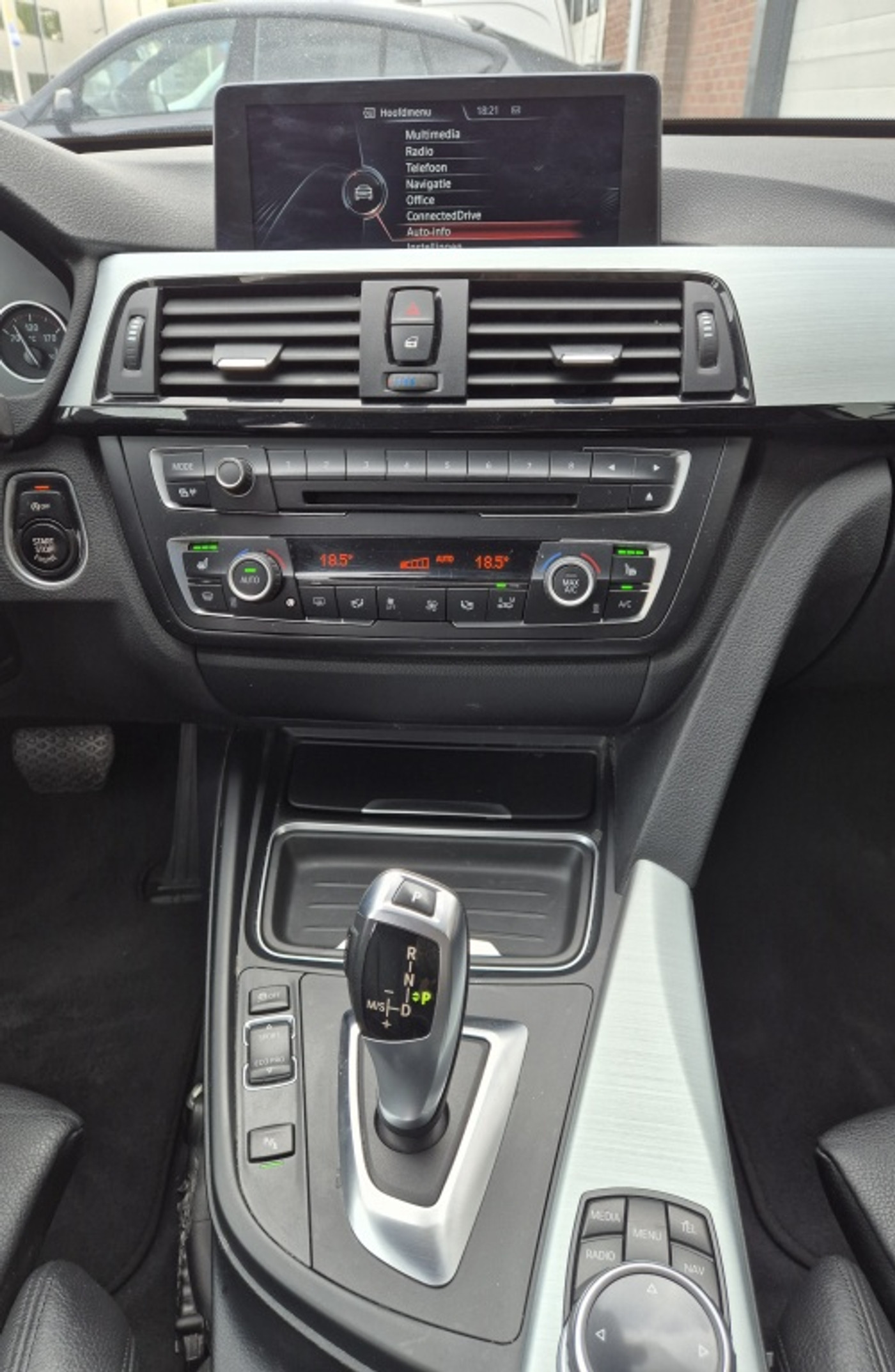 Foto van BMW 328i