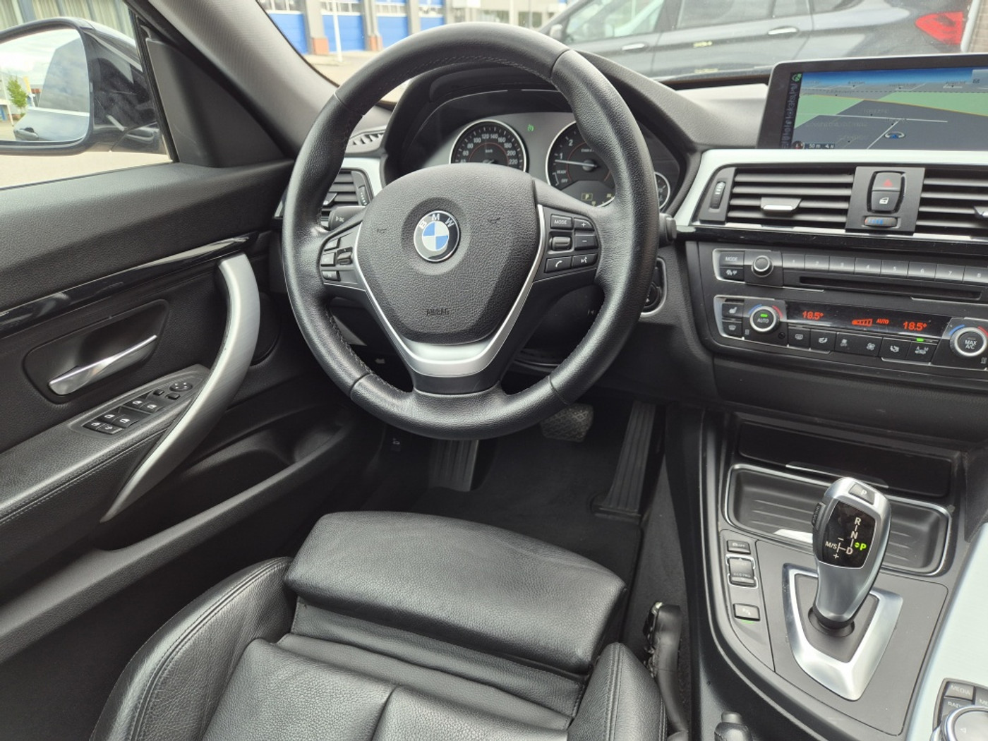 Foto van BMW 328i