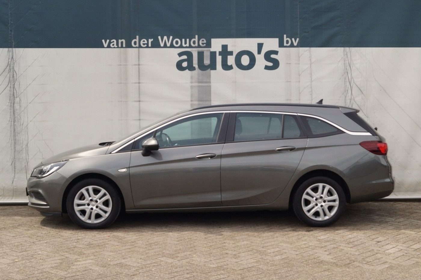 Opel Astra Sports Tourer Sports Tourer 1.6 CDTI Business+ -NAVI-PDC- 2019 - voorkant