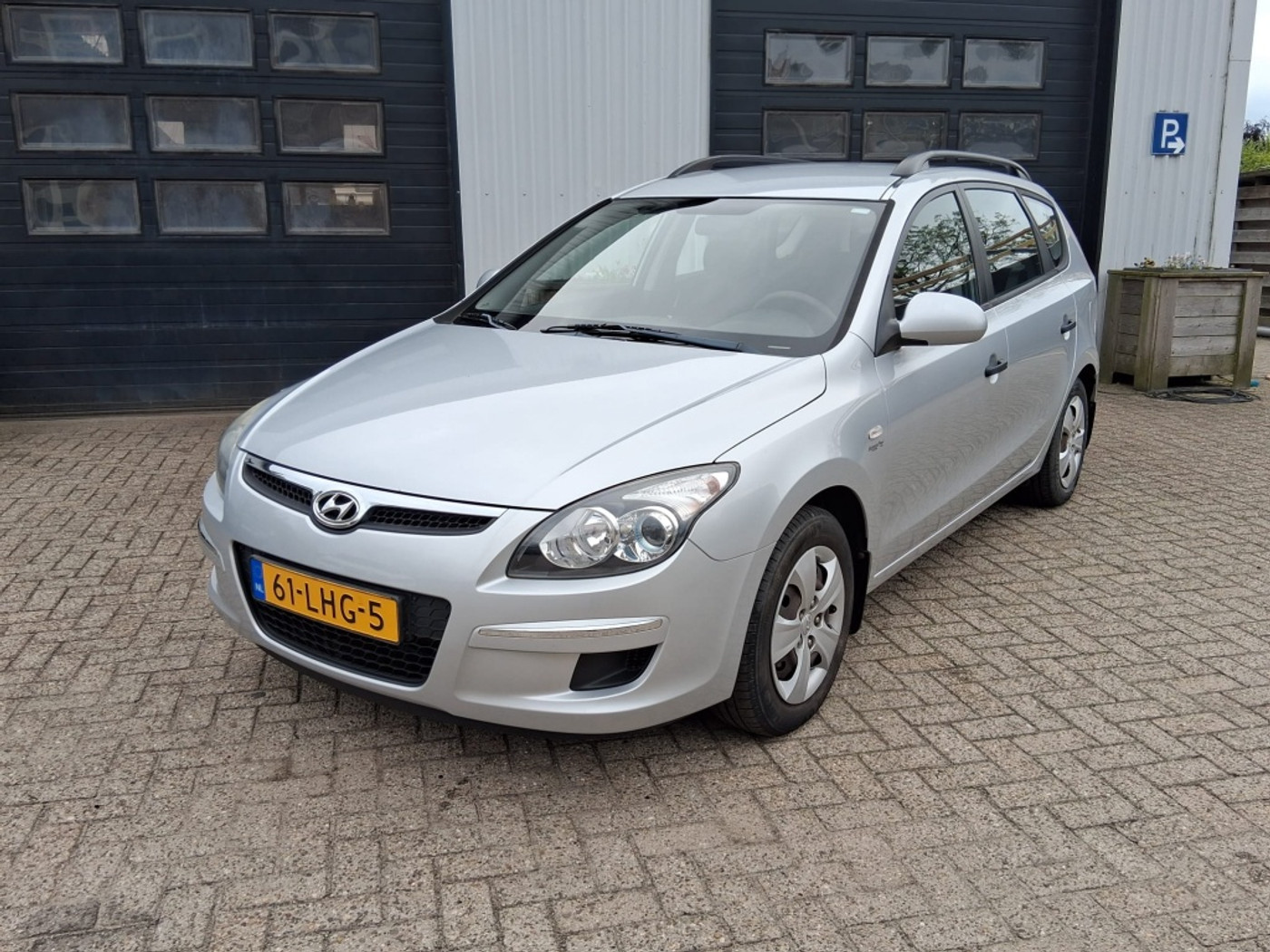 Hyundai I 30 1.4i Blue Active trekhaak airco 2010 - voorkant